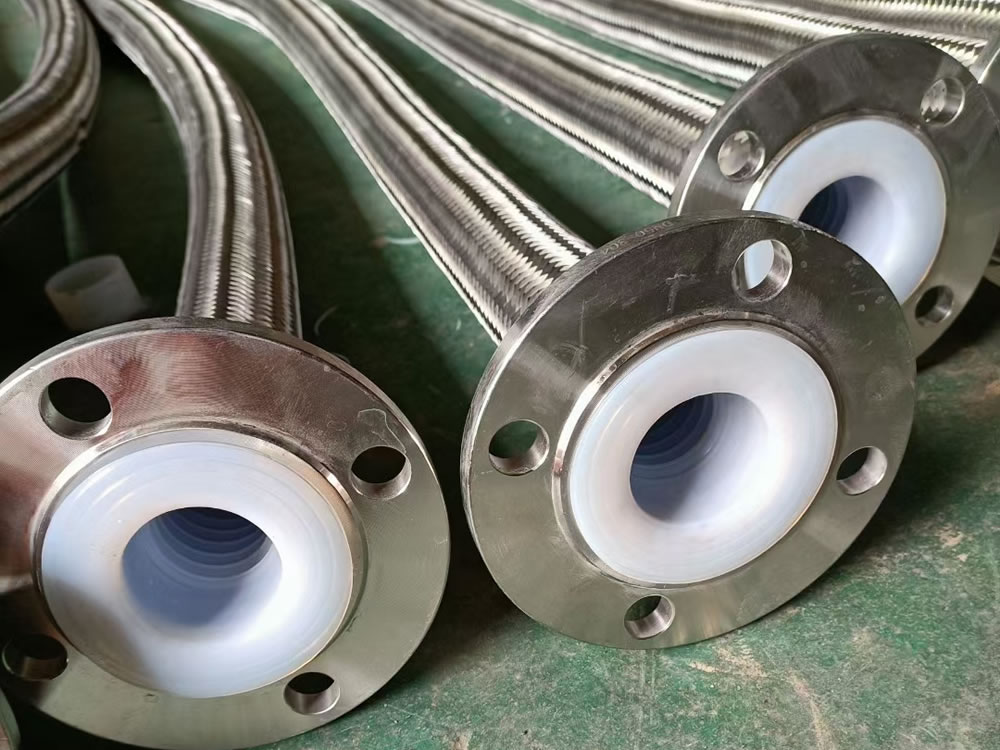 選對工業吸排橡膠管，筑牢工況安全與效率雙重防線